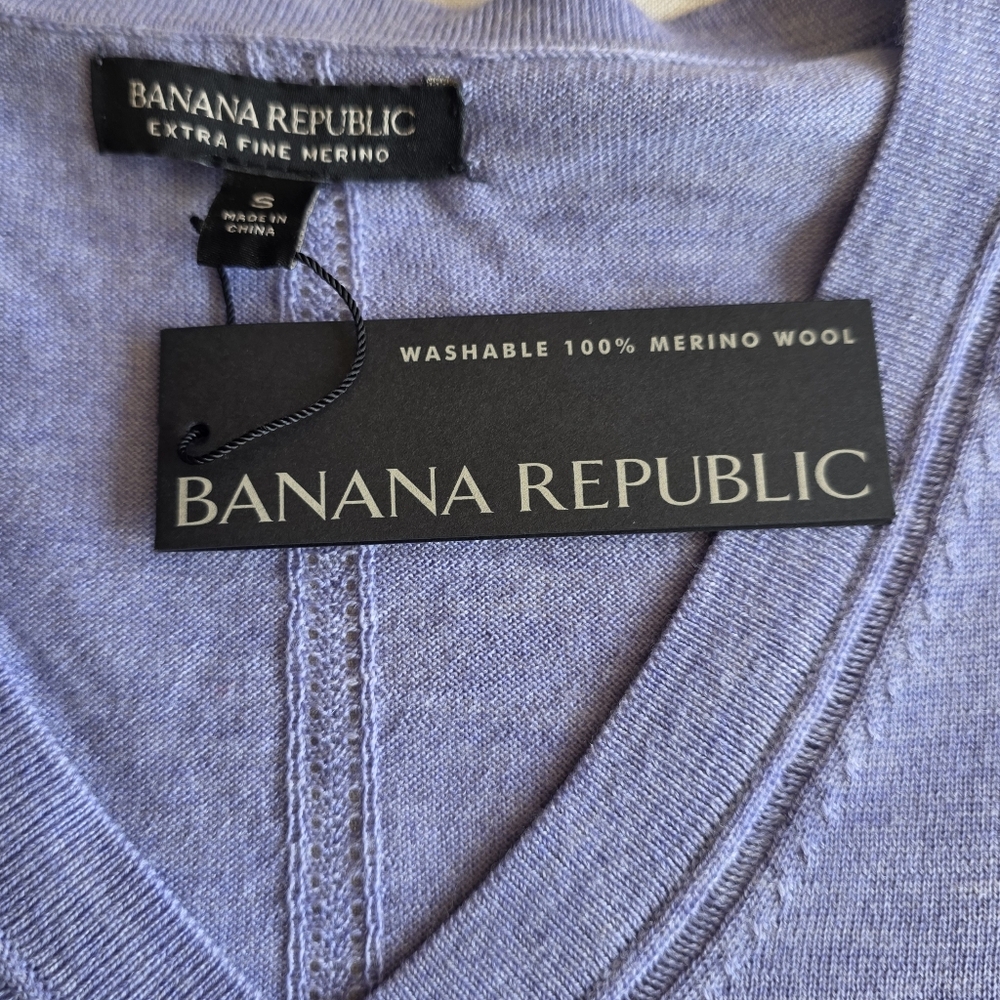 Bananna Republic Extra Fine Merino Wool NWT Sweater - Picture 3 of 4